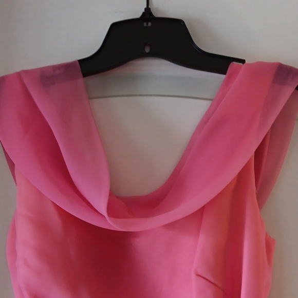 Pink dress with sash and ruffles at the bottom - Picture 3 of 3